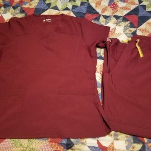 Wonderwink scrub set